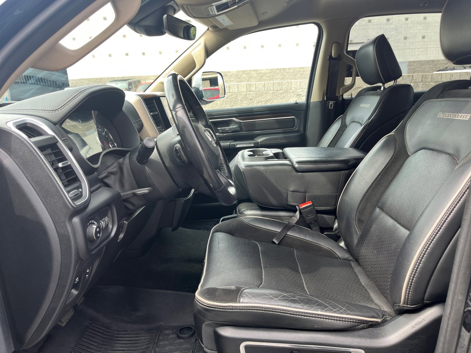Used 2021 RAM 1500 Laramie AWD/4WD image 12