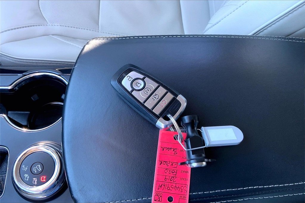 Used 2018 Ford Explorer Platinum image 33