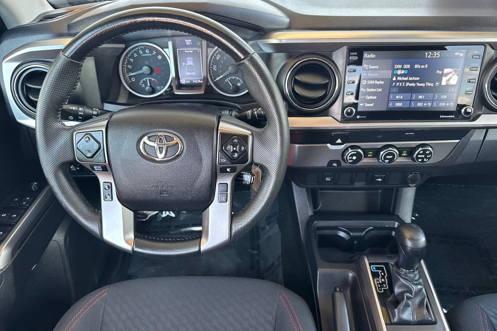 Used 2022 Toyota Tacoma SR5 RWD image 17