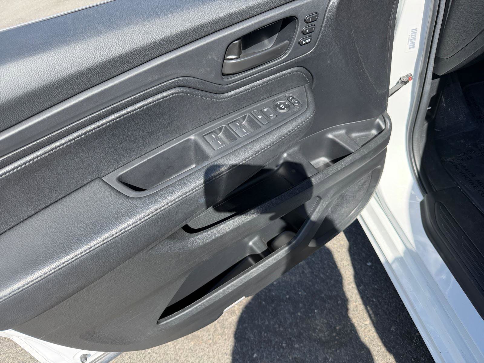 Used 2025 Honda Odyssey Sport-L image 23