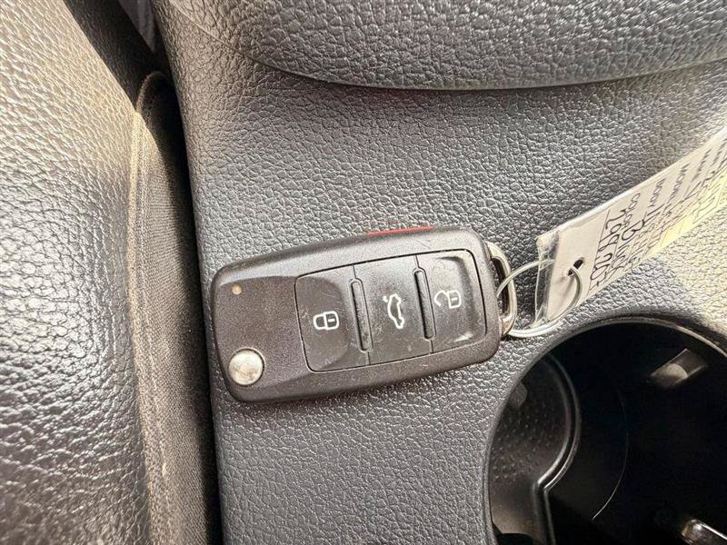 Used 2017 Volkswagen Jetta SE FWD image 29
