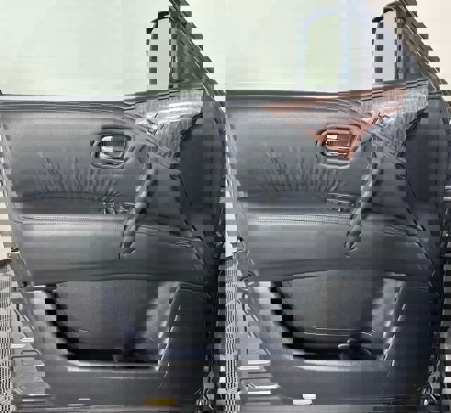 Used 2017 Nissan Armada SL w/ Moonroof Package image 14