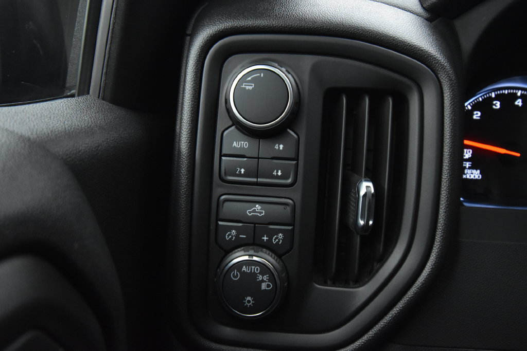 Used 2022 Chevrolet Silverado 1500 Custom Trail Boss w/ Midnight Edition AWD/4WD image 32
