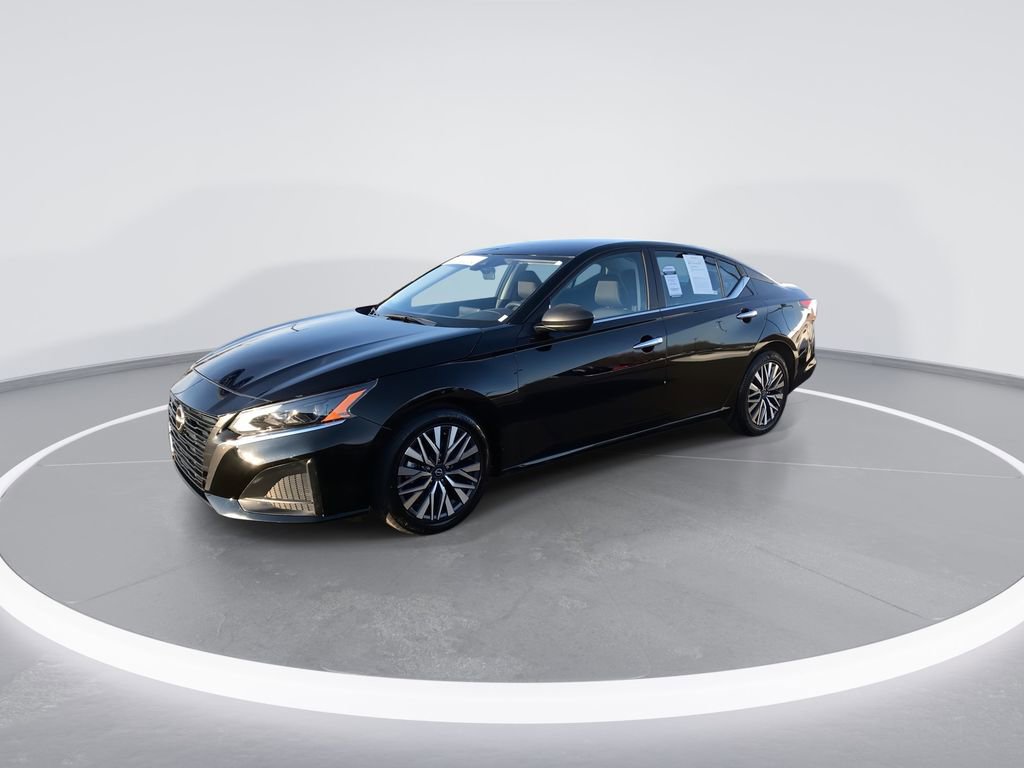 Used 2024 Nissan Altima 2.5 SV image 4