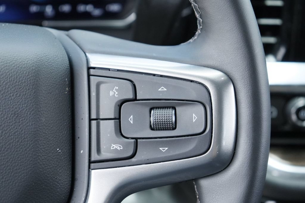 Used 2026 Chevrolet Silverado 1500 LT AWD/4WD image 8