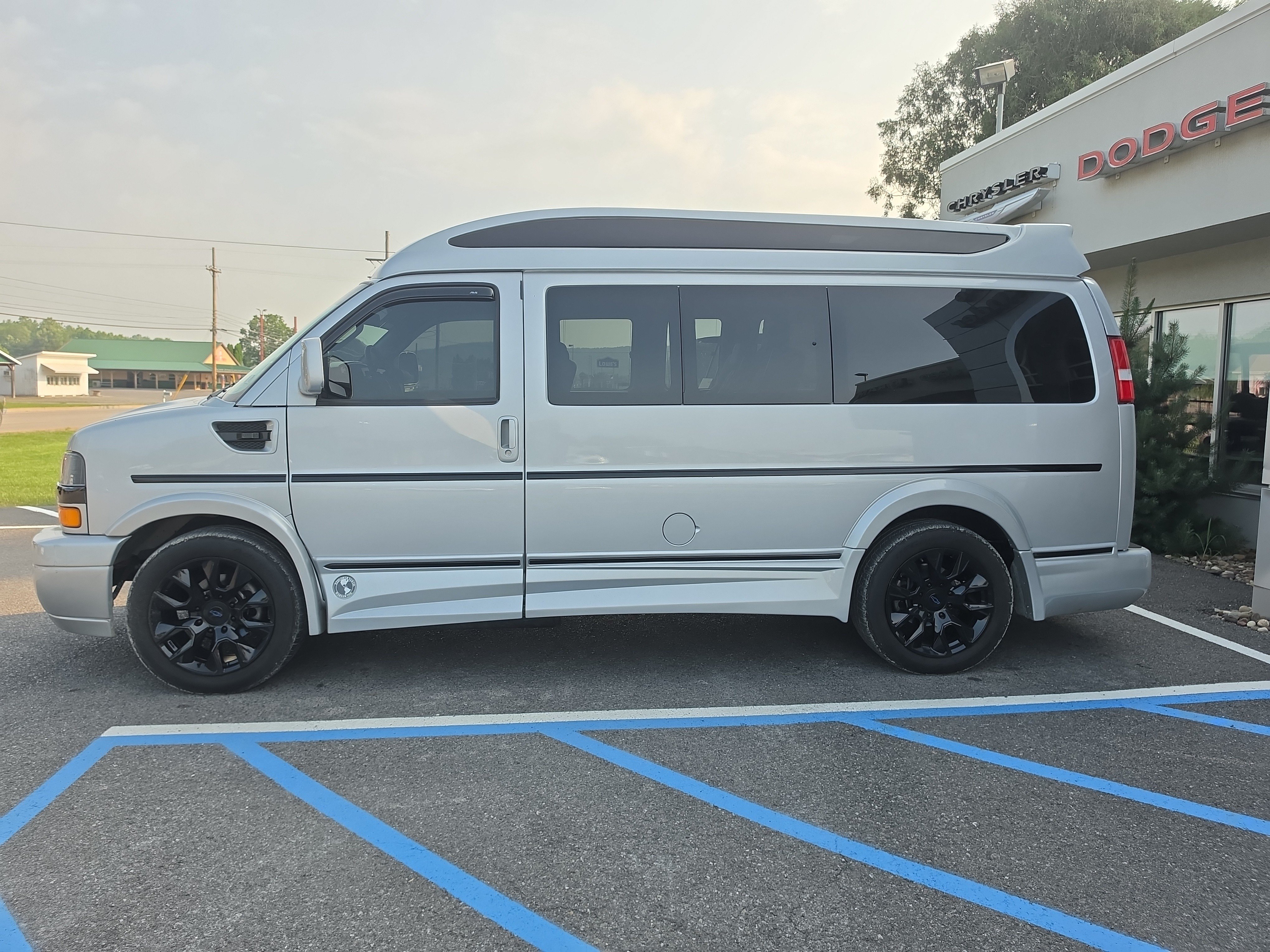 Used 2021 Chevrolet Express 2500 LS w/ Enhanced Convenience Package RWD image 11