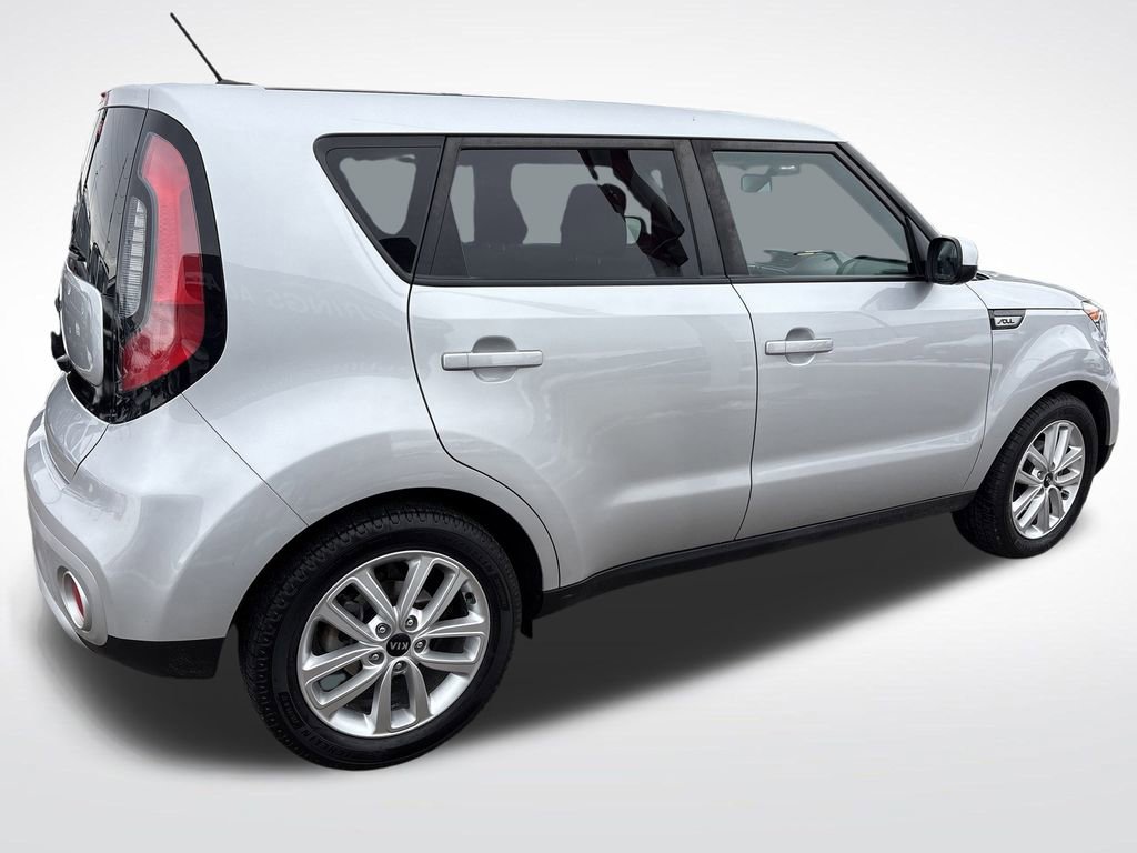 Used 2018 Kia Soul + FWD image 5