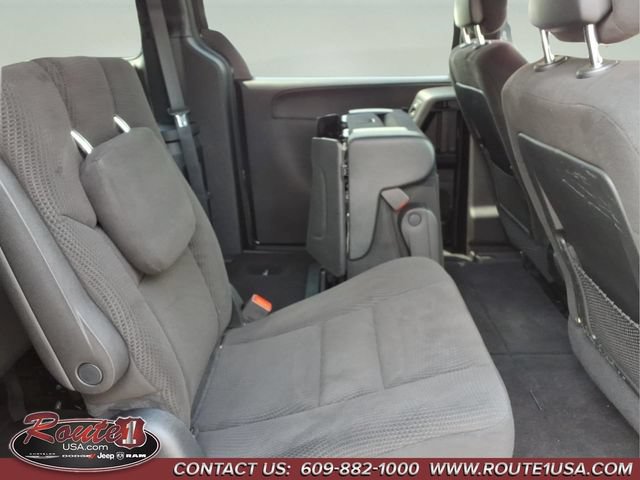 Used 2016 Dodge Grand Caravan SE FWD image 15