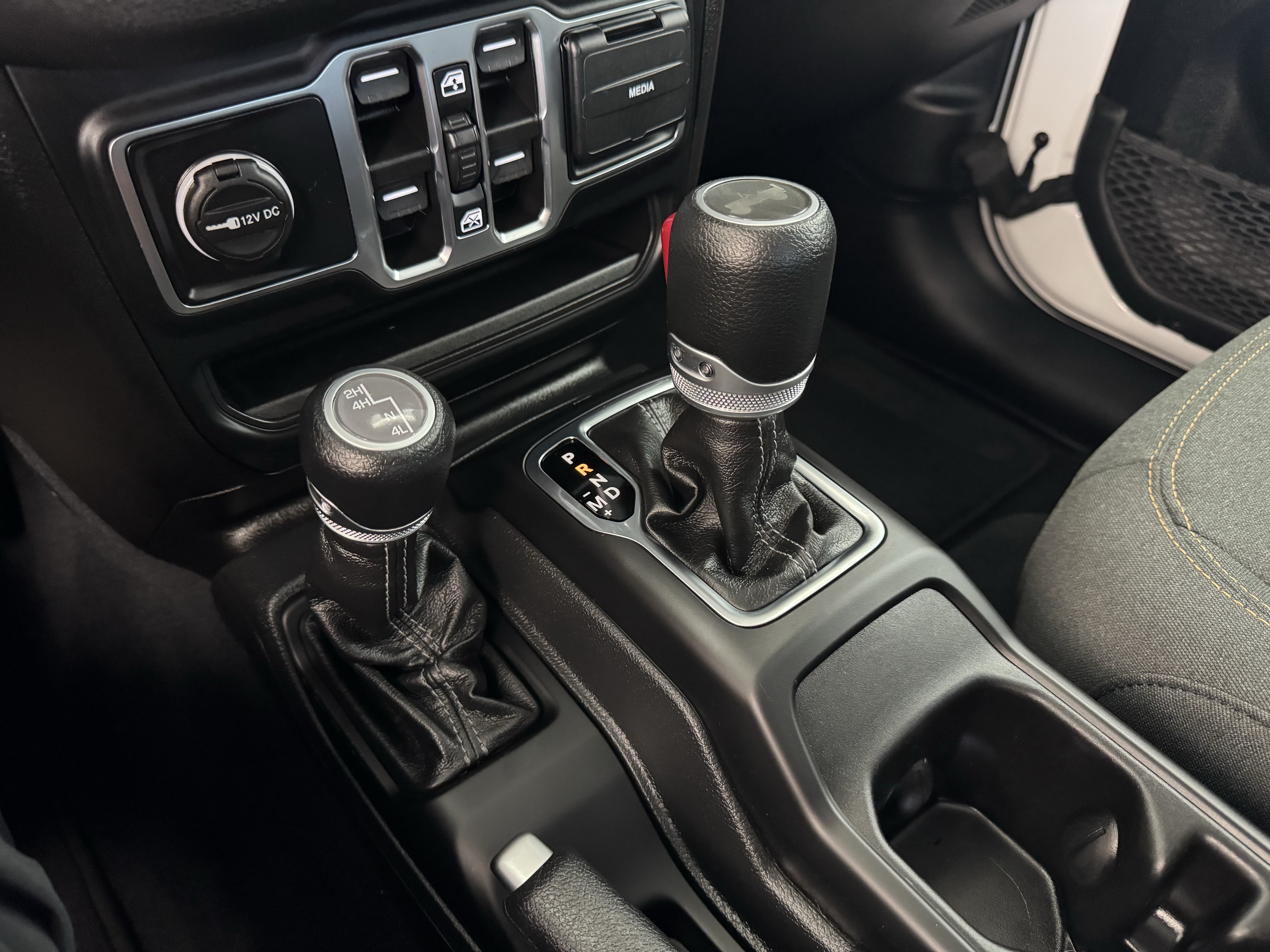 Used 2024 Jeep Wrangler Unlimited Sport AWD/4WD image 29