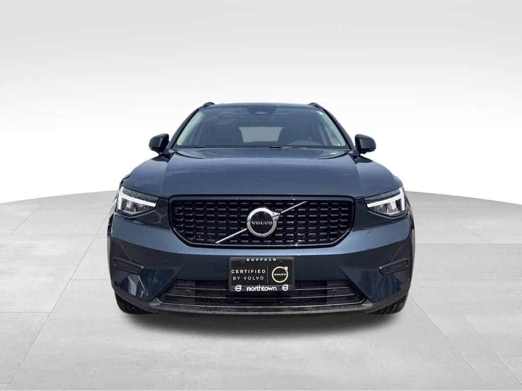 Certified 2026 Volvo XC40 B5 Core w/ Climate Package AWD/4WD image 5