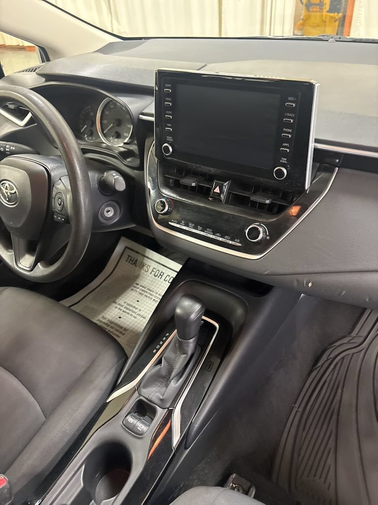 Used 2020 Toyota Corolla LE FWD image 24
