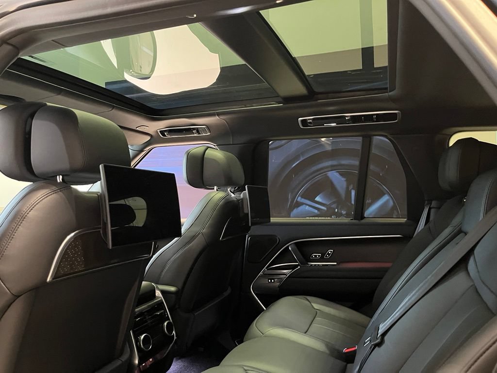 Used 2024 Land Rover Range Rover Autobiography AWD/4WD image 19