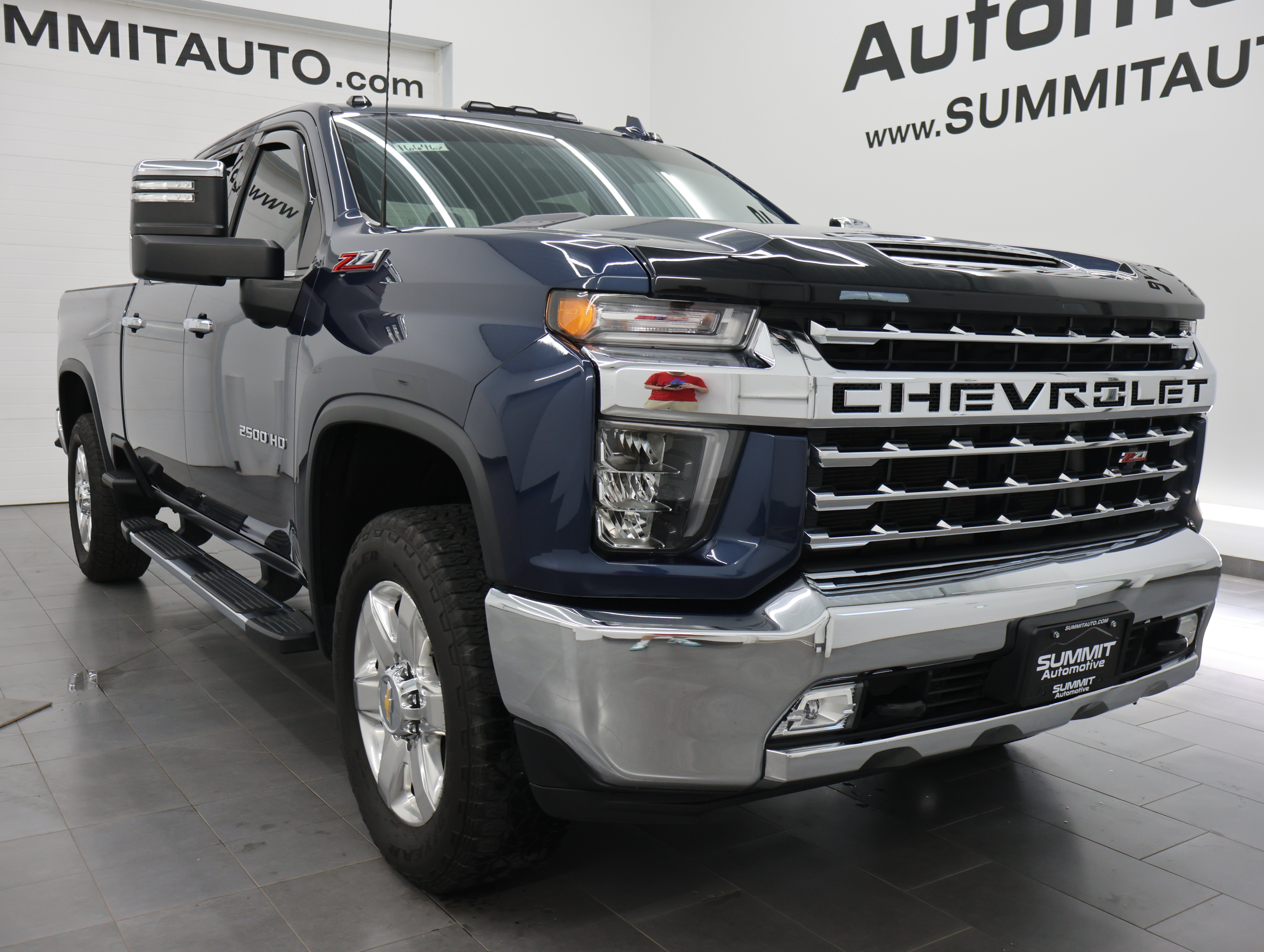 Used 2023 Chevrolet Silverado 2500 LTZ w/ Gooseneck/5TH Wheel Package AWD/4WD image 2