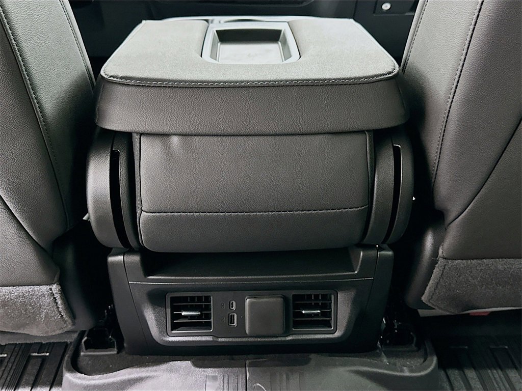 New 2026 GMC Sierra 3500 SLT image 26