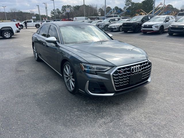 Used 2024 Audi S8 image 6