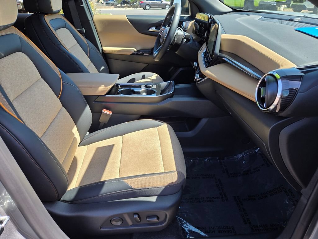 Used 2026 Chevrolet Equinox ACTIV w/ Convenience Package III AWD/4WD image 19