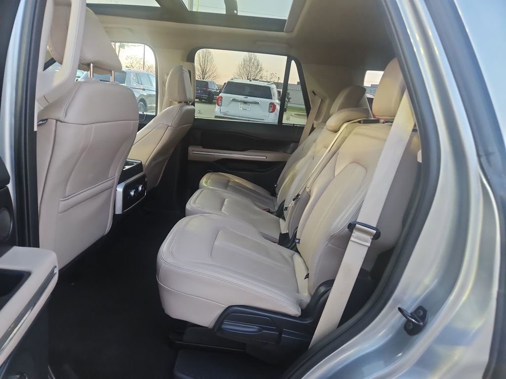 Used 2024 Ford Expedition Limited image 30