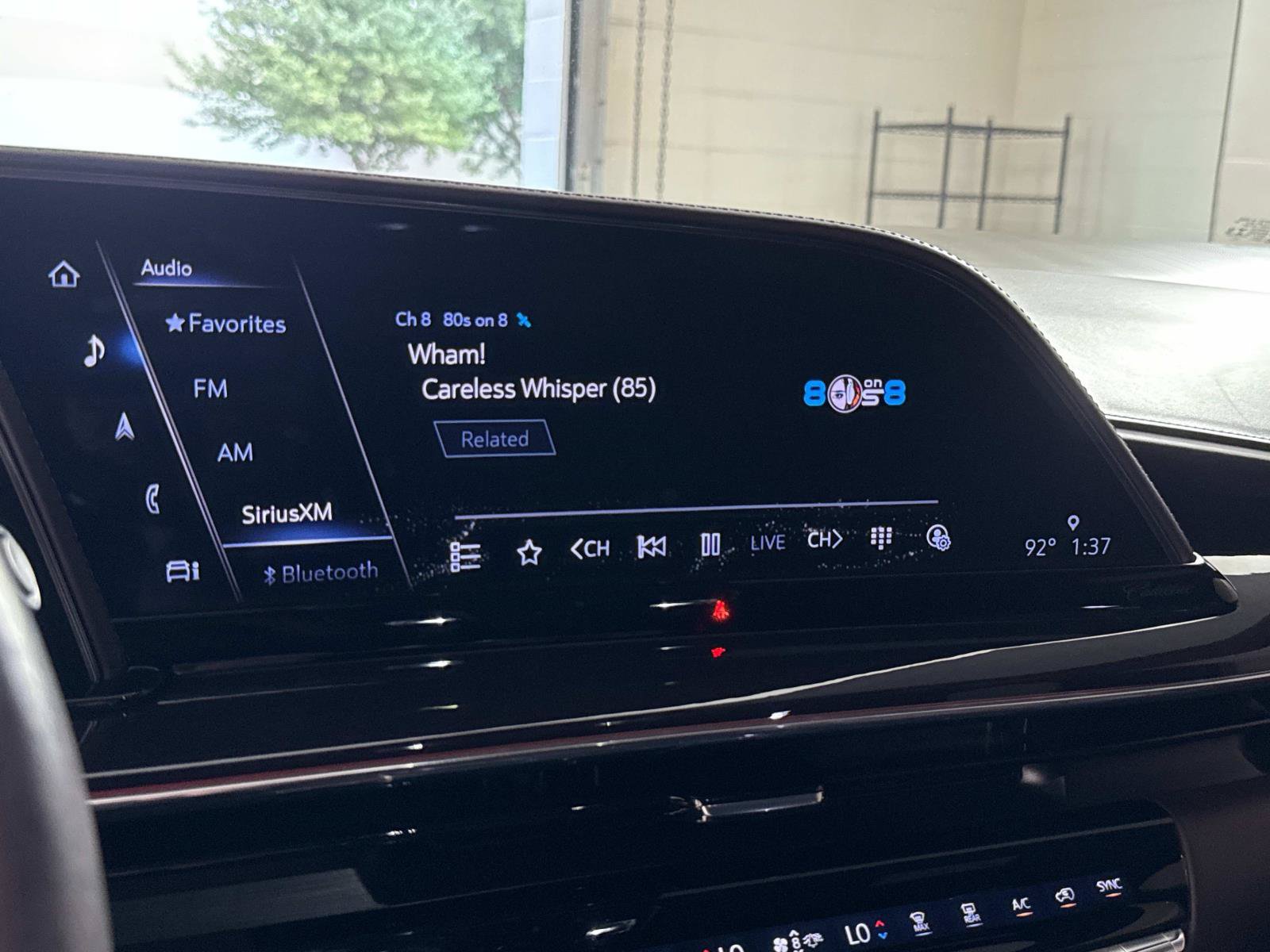 Used 2021 Cadillac Escalade Premium Luxury Platinum AWD/4WD image 25