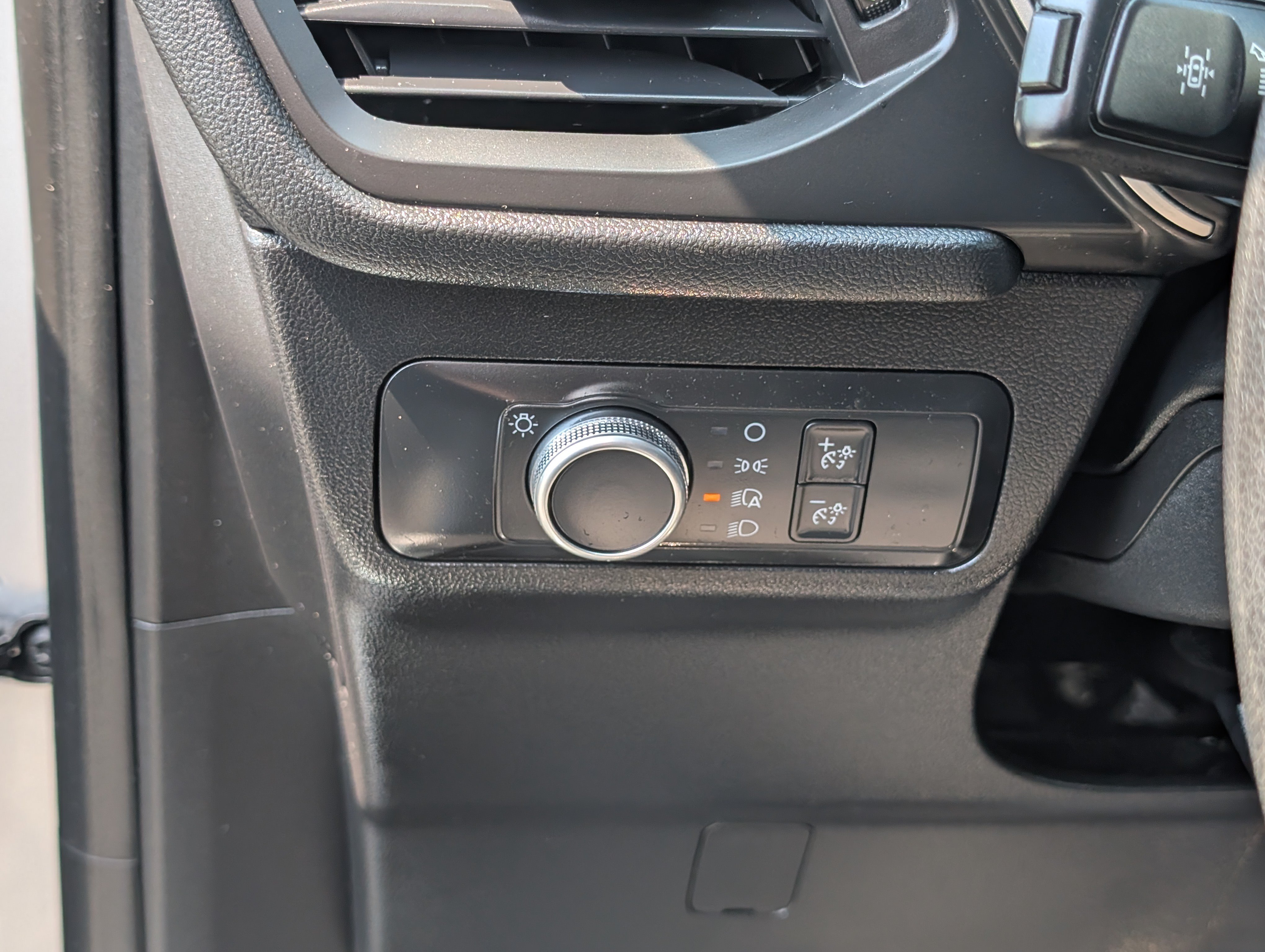 Certified 2020 Ford Escape SE AWD/4WD image 19