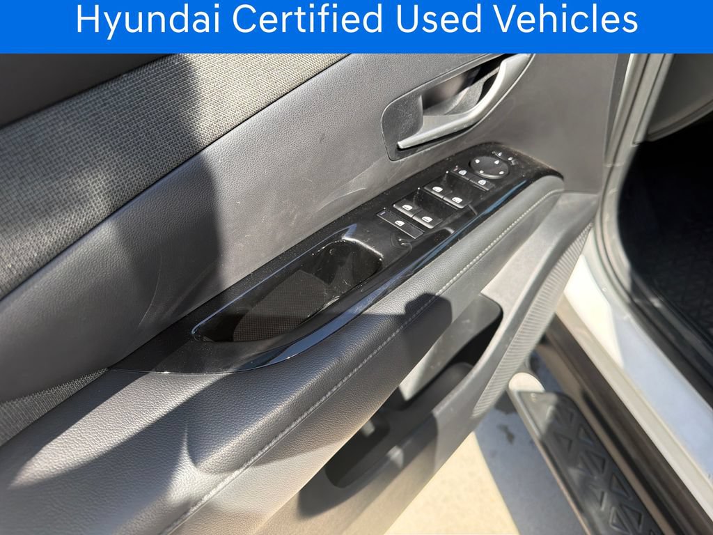 Certified 2025 Hyundai Santa Cruz Limited AWD/4WD image 14