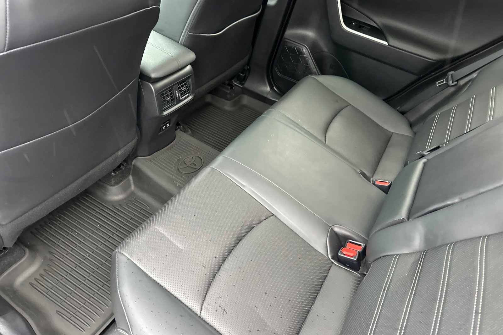 Used 2021 Toyota RAV4 Limited image 12