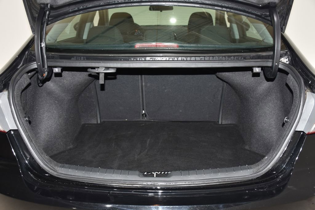 Used 2018 Hyundai Elantra SE w/ Cargo Package image 28