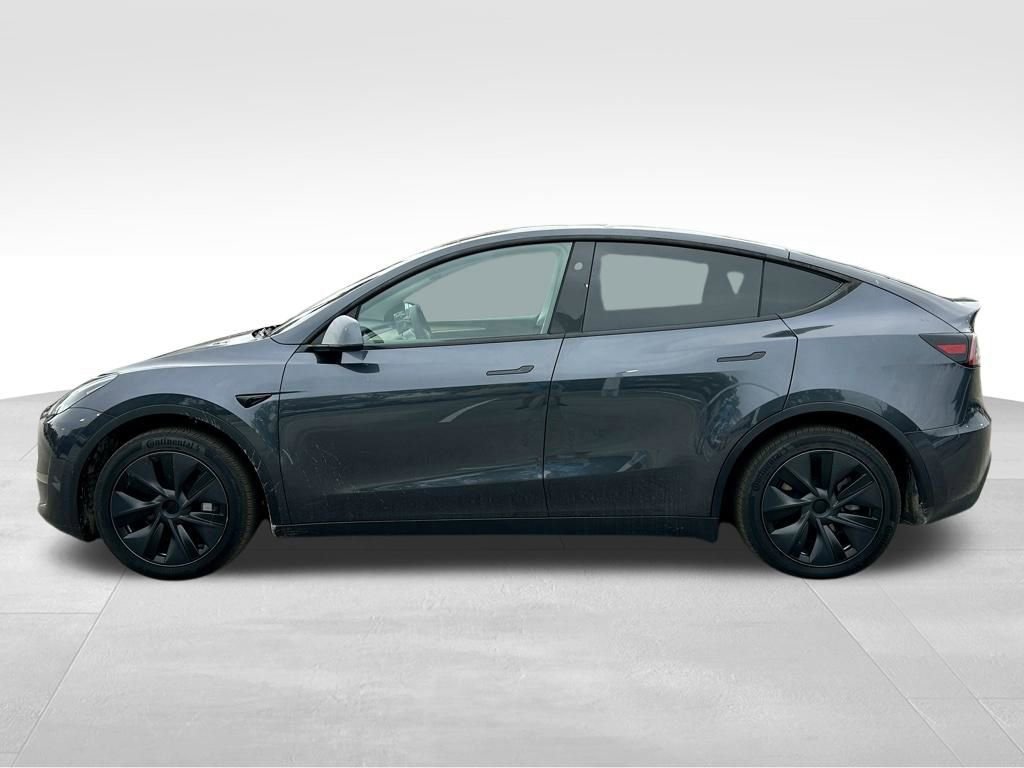 Used 2025 Tesla Model Y Long Range image 8