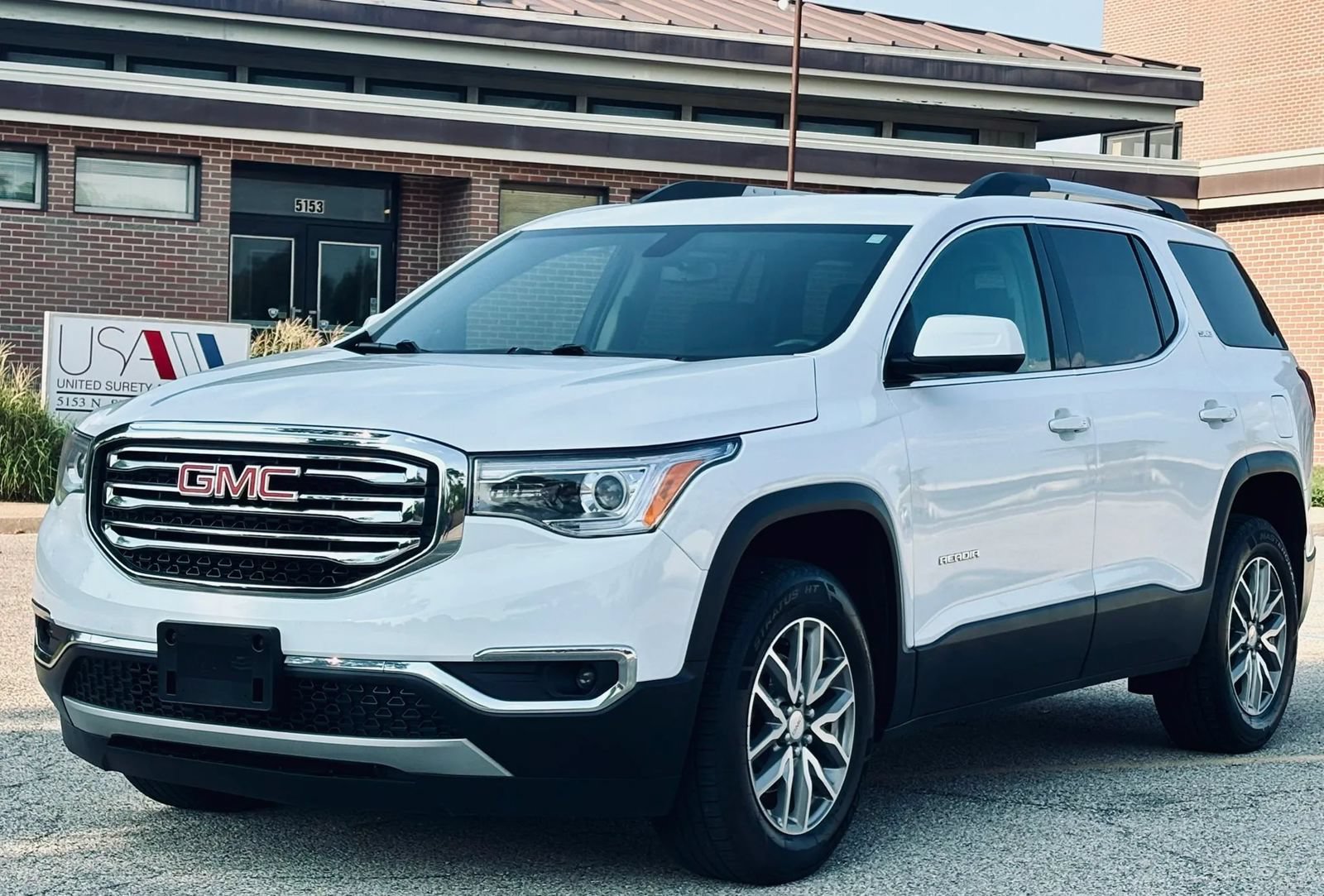 Used 2017 GMC Acadia SLE AWD/4WD image 13