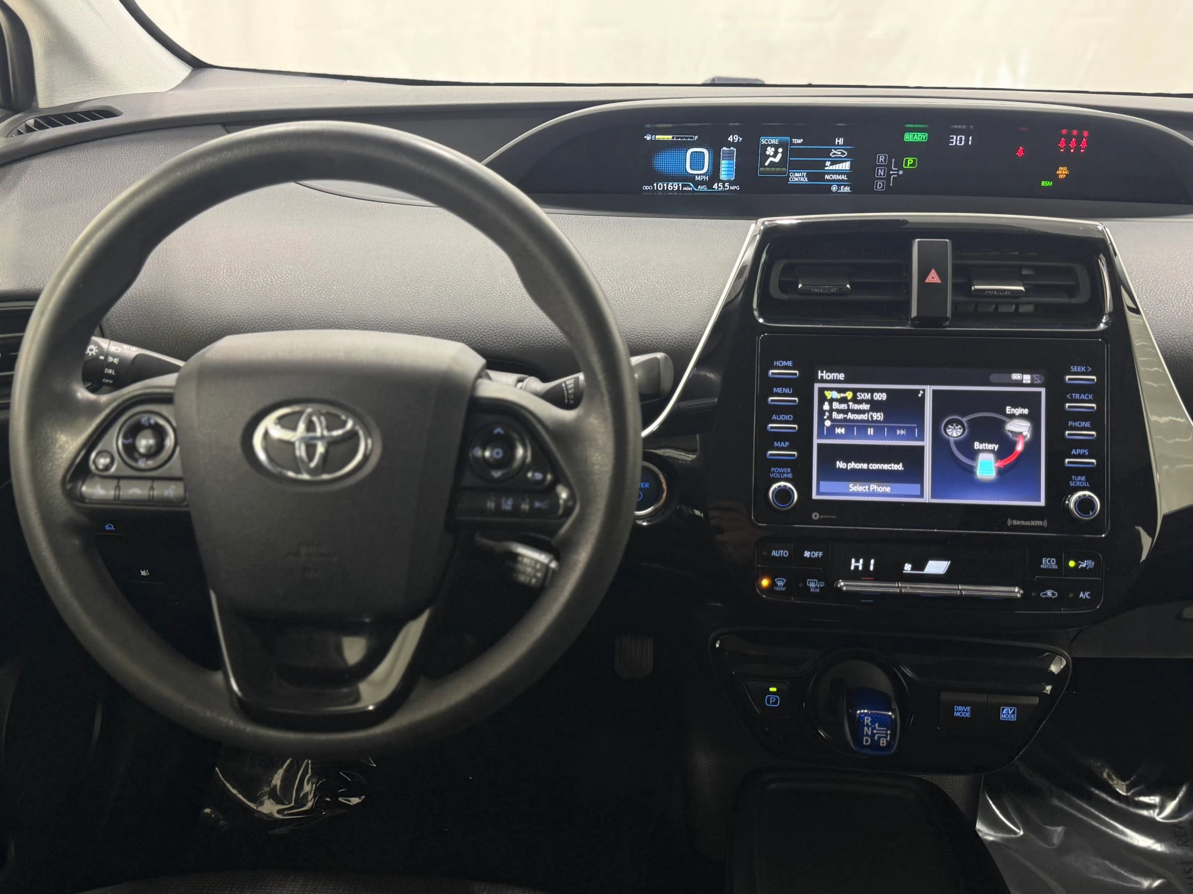 Used 2021 Toyota Prius LE image 17