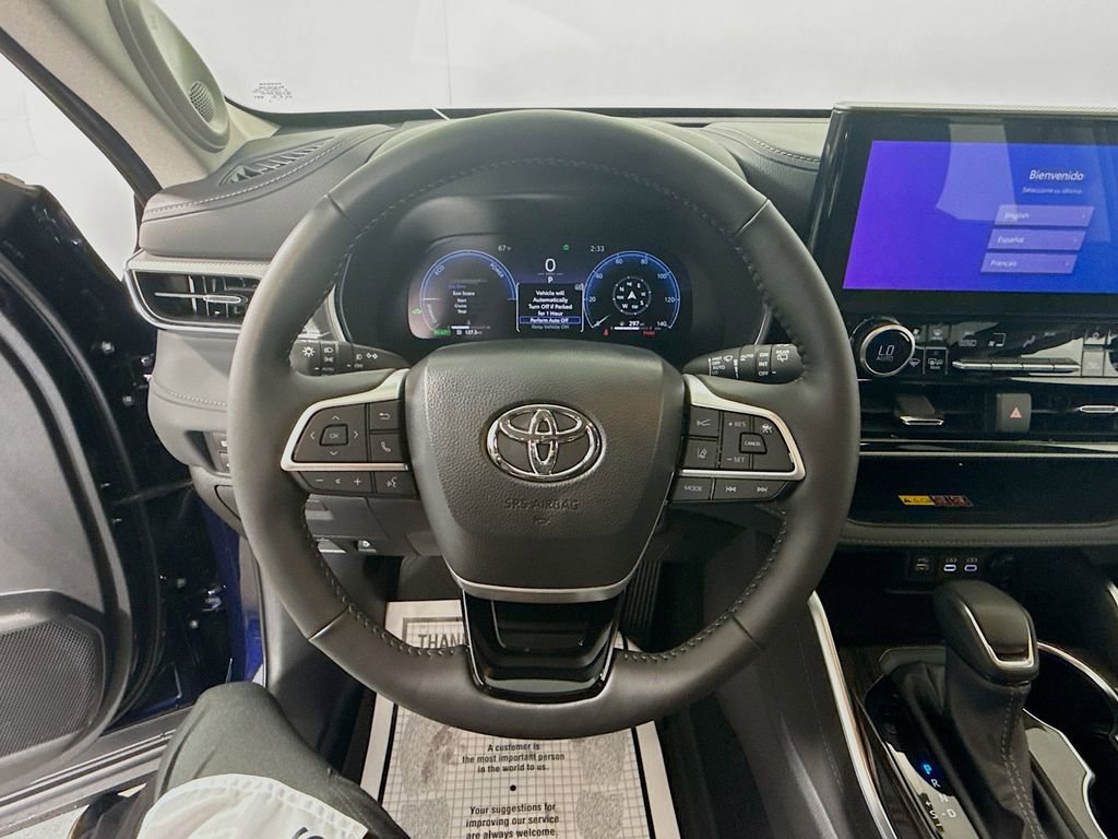 Certified 2026 Toyota Highlander Platinum AWD/4WD image 11