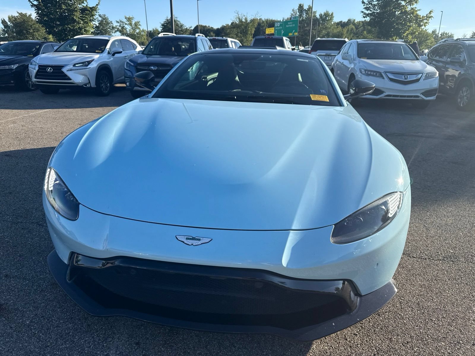 Used 2019 Aston Martin V8 Vantage Coupe RWD image 2