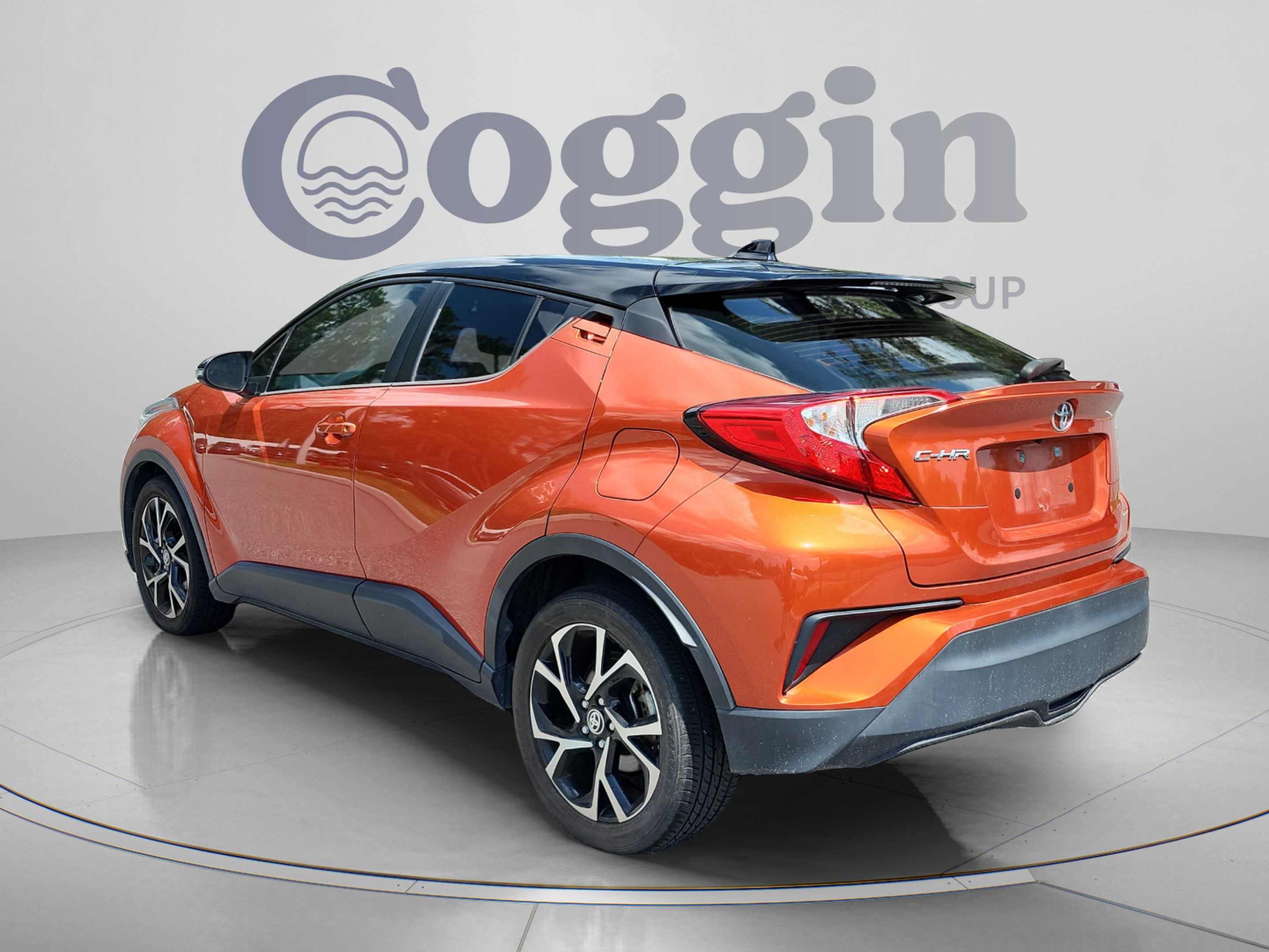 Used 2020 Toyota C-HR XLE FWD image 3