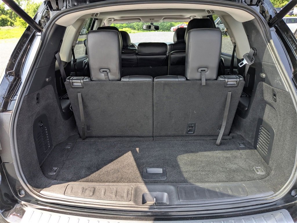 Used 2020 Nissan Pathfinder Platinum image 9