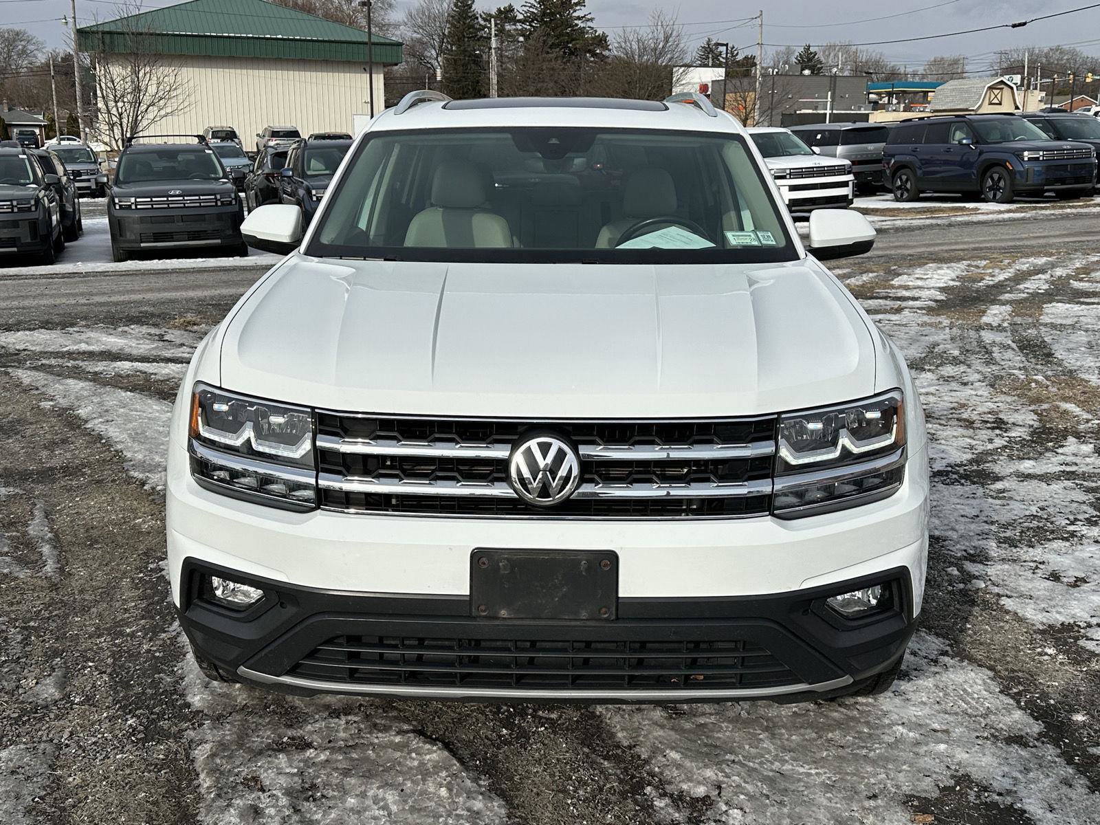 Used 2019 Volkswagen Atlas SE w/ Panoramic Sunroof Package image 3