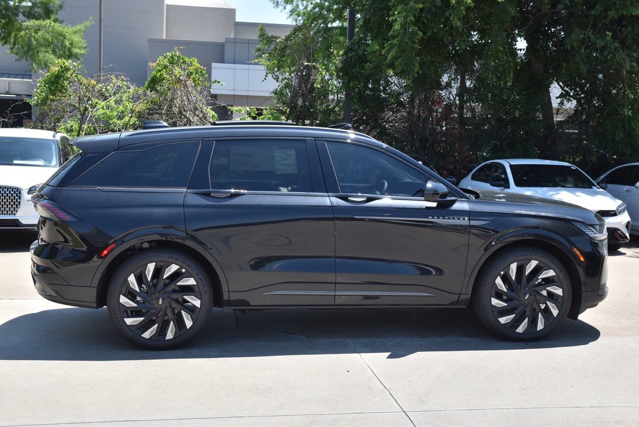 New 2026 Lincoln Nautilus Reserve AWD/4WD image 12