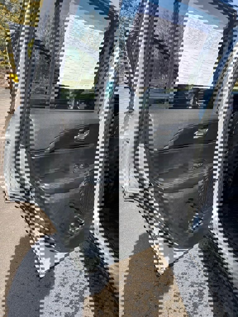 Used 2025 Jeep Grand Cherokee Altitude image 16