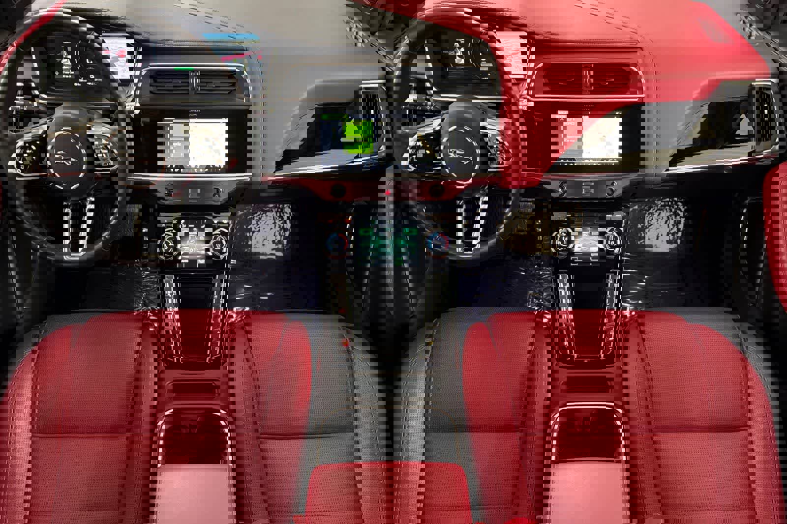 Used 2020 Jaguar I-PACE SE image 3