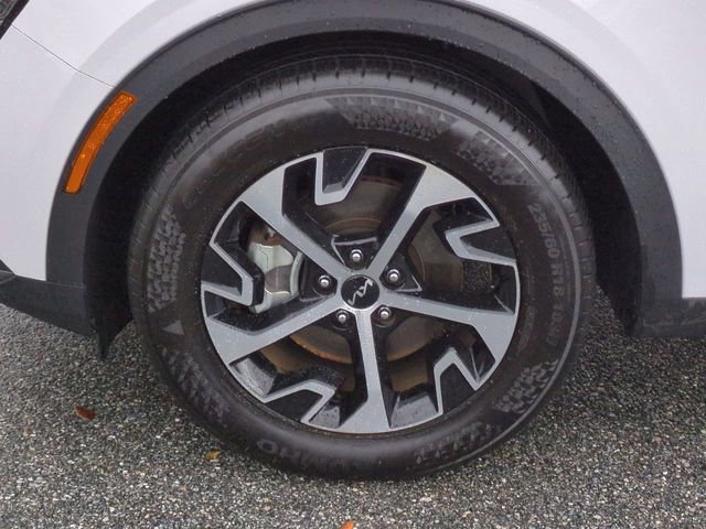 Used 2025 Kia Sportage EX w/ Premium Package image 11