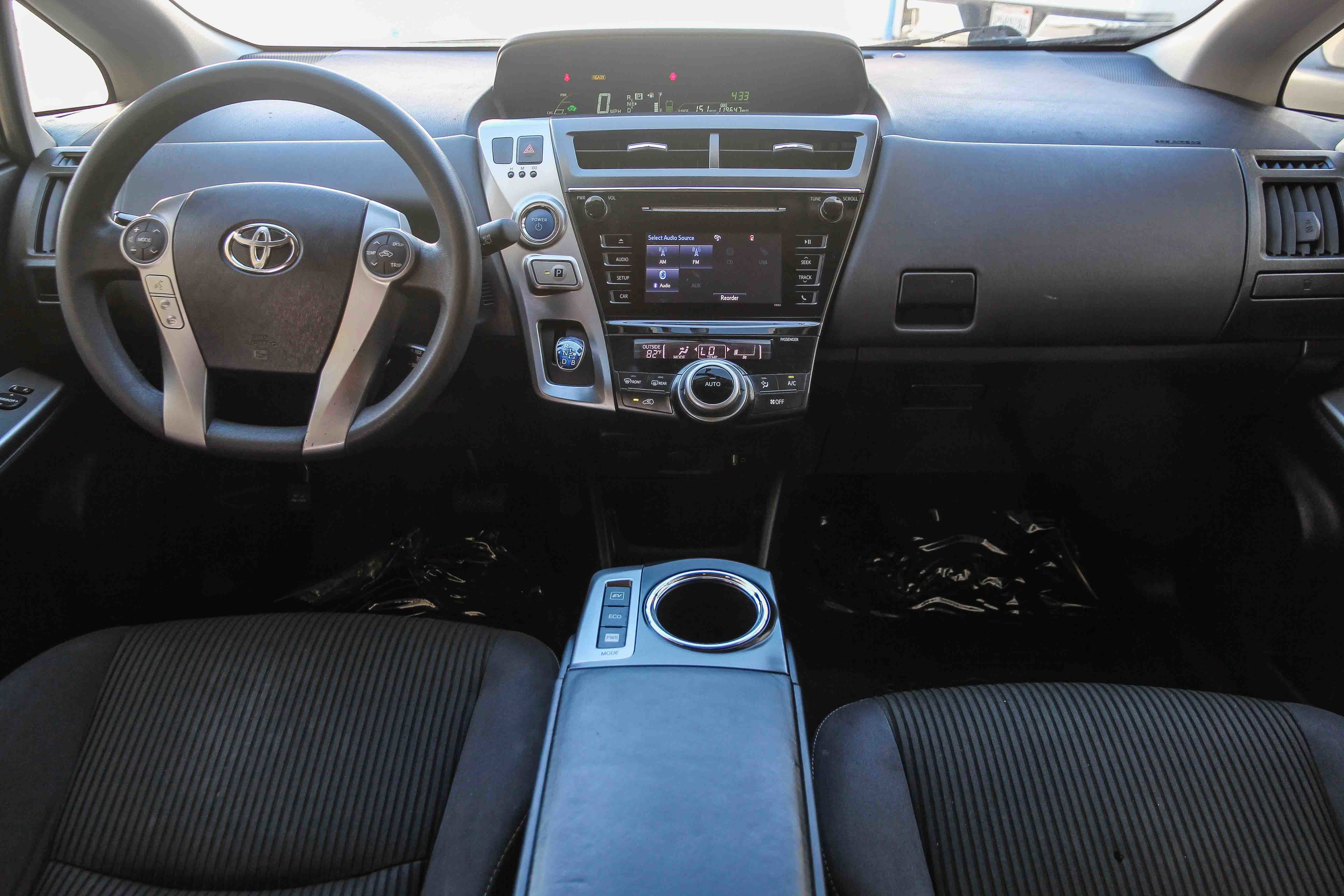 Used 2017 Toyota Prius V Five image 19