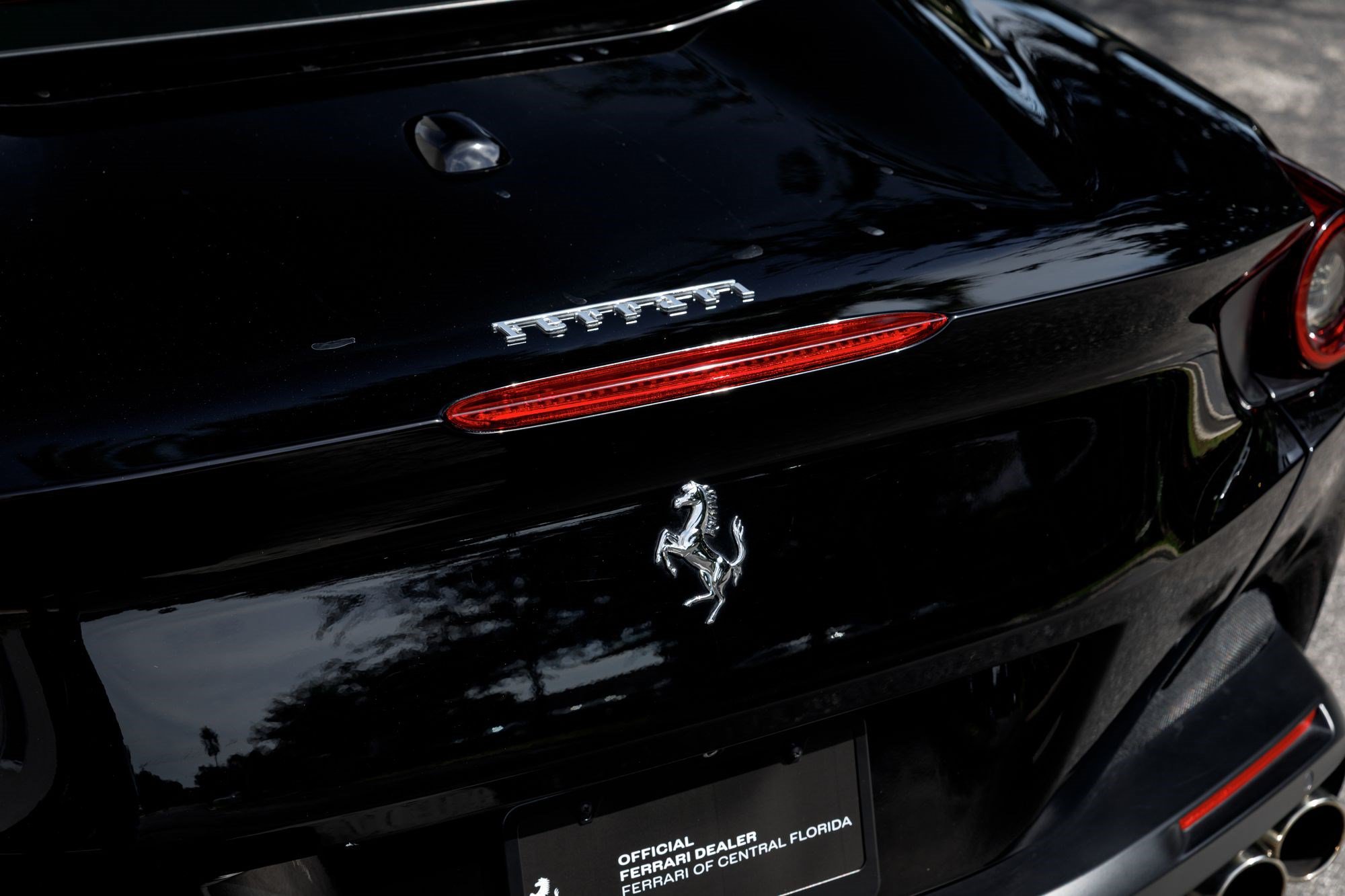 Used 2019 Ferrari Portofino RWD image 37