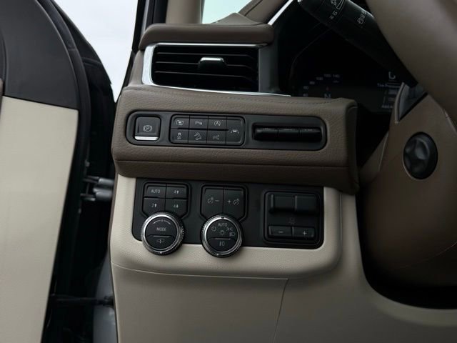 Used 2024 GMC Yukon XL Denali w/ Denali Reserve Package image 19