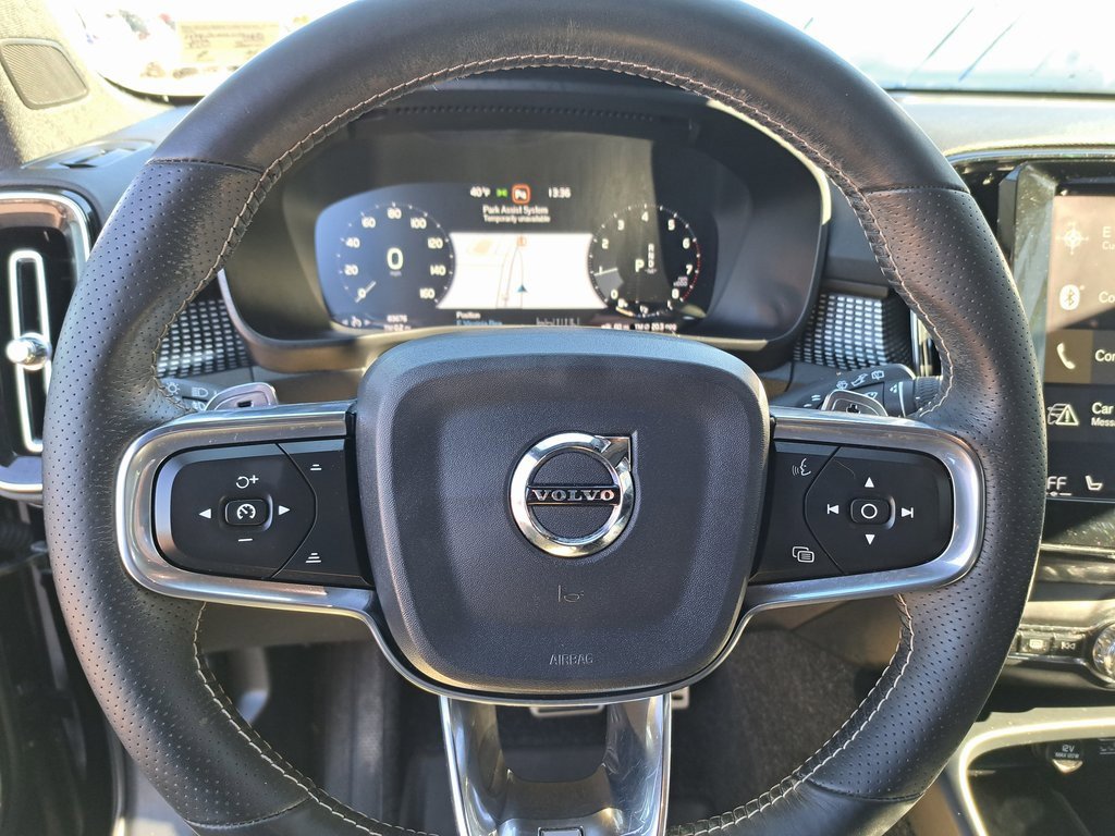 Used 2020 Volvo XC40 T5 R-Design w/ Protection Package Premier image 12