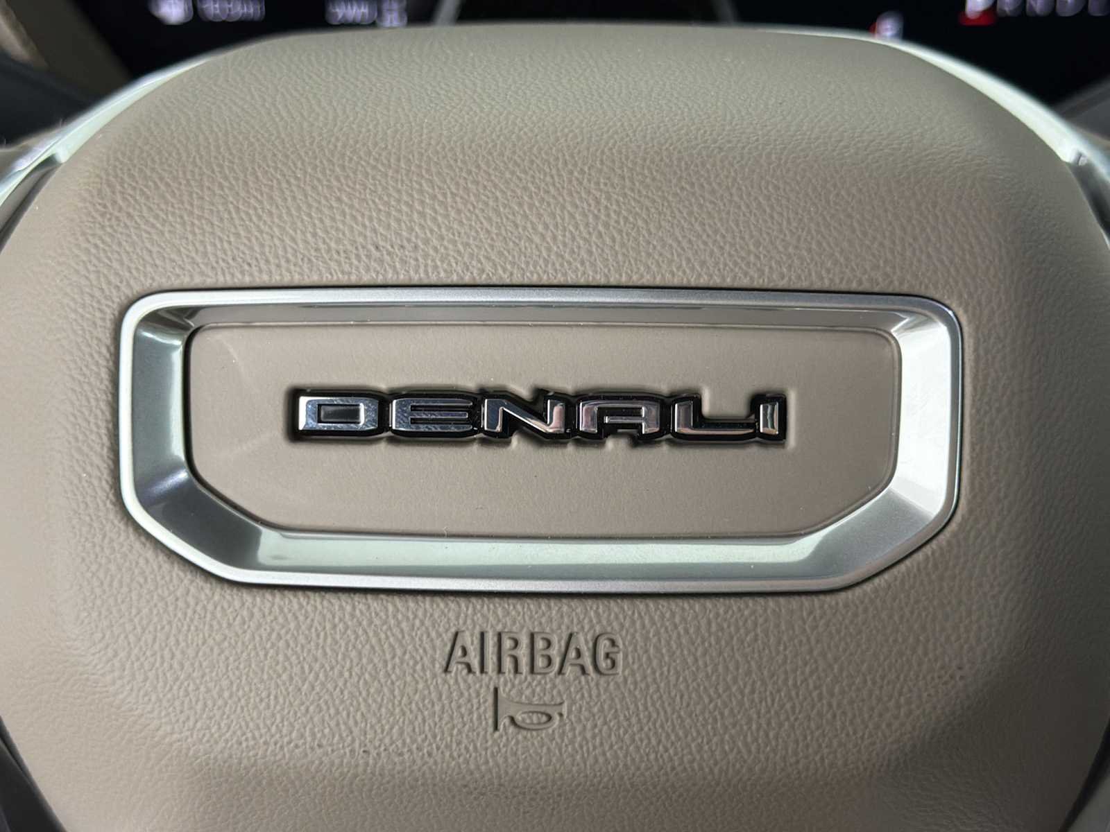 New 2026 GMC Yukon XL Denali w/ Denali Reserve Package AWD/4WD image 28
