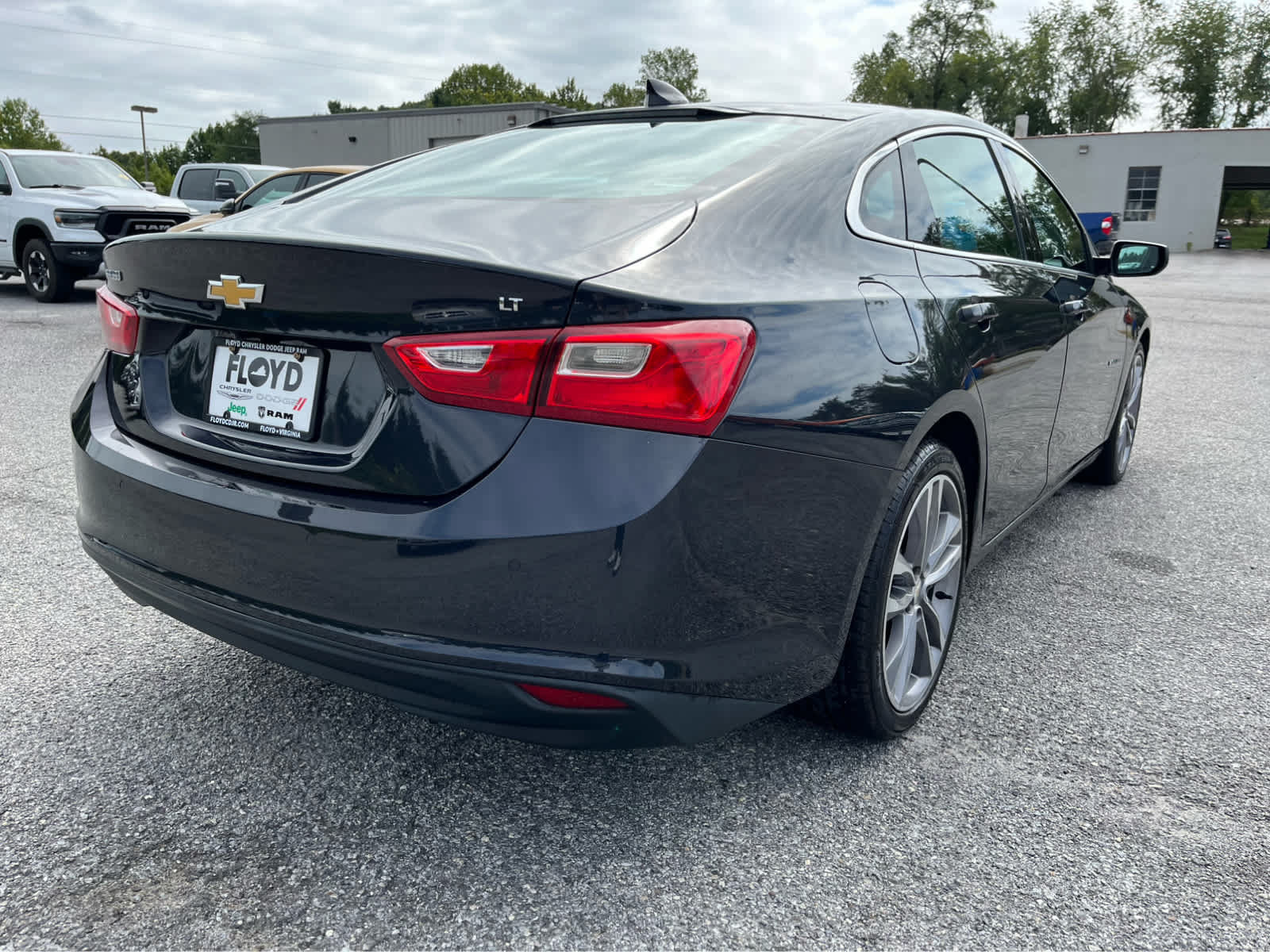 Used 2023 Chevrolet Malibu LT w/ Driver Confidence Package FWD image 3