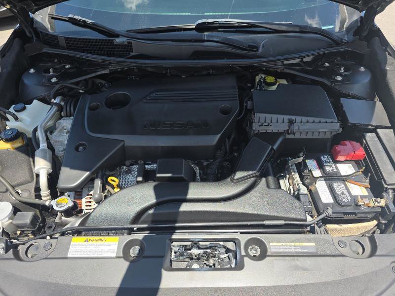 Used 2017 Nissan Altima 2.5 SR w/ Midnight Edition Package FWD image 14