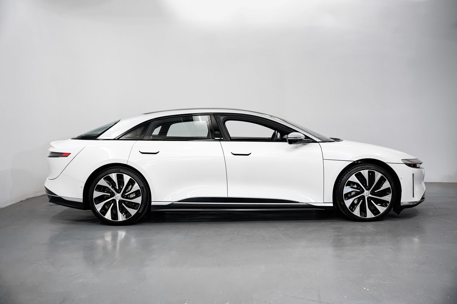 Used 2022 Lucid Air Grand Touring AWD/4WD image 2