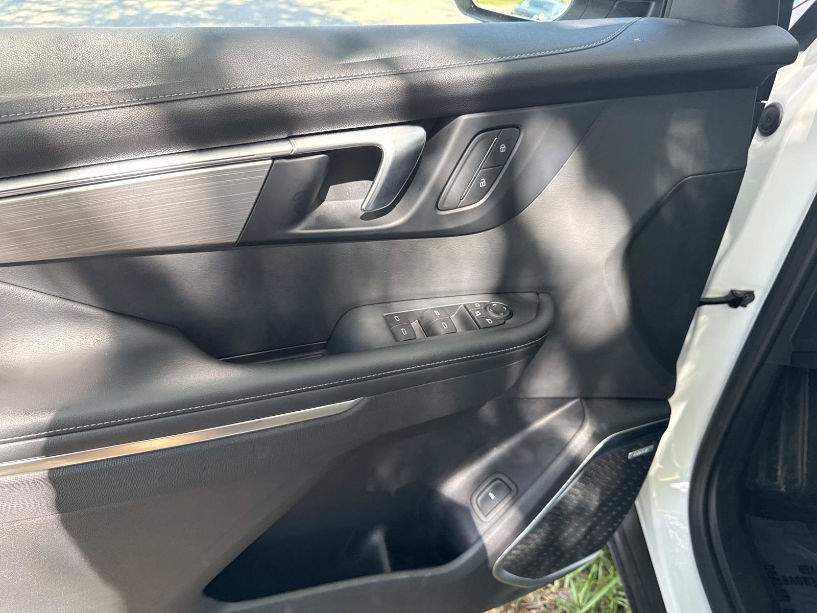 Used 2025 Buick Enclave Preferred FWD image 21