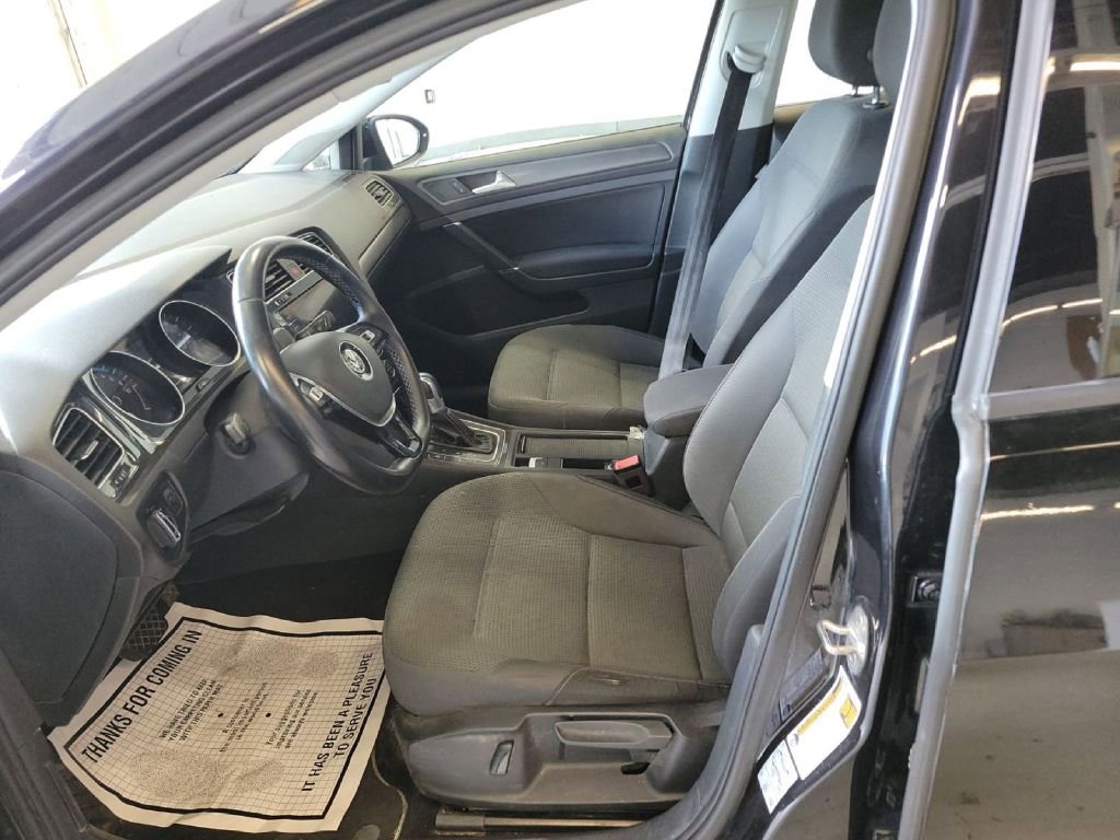 Used 2019 Volkswagen e-Golf SE w/ Driver Assistance Package image 6