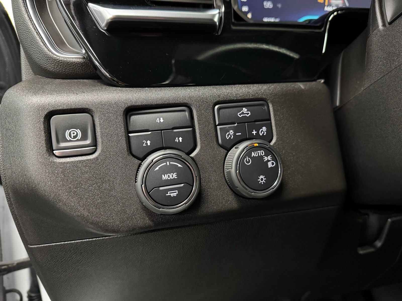 Used 2024 Chevrolet Silverado 3500 LT image 27