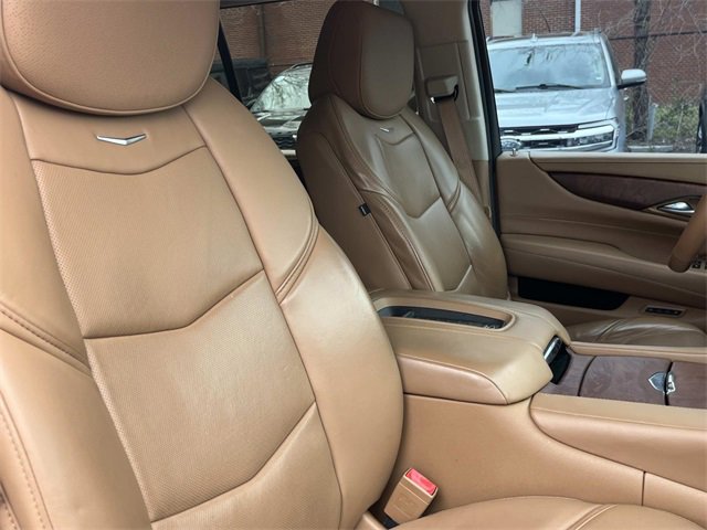 Used 2016 Cadillac Escalade Platinum image 27